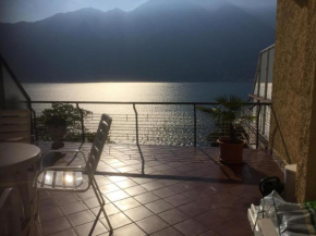 Lago Maggiore- Casa Roccia-Ferienwohnung in Pino sulla Sponda
